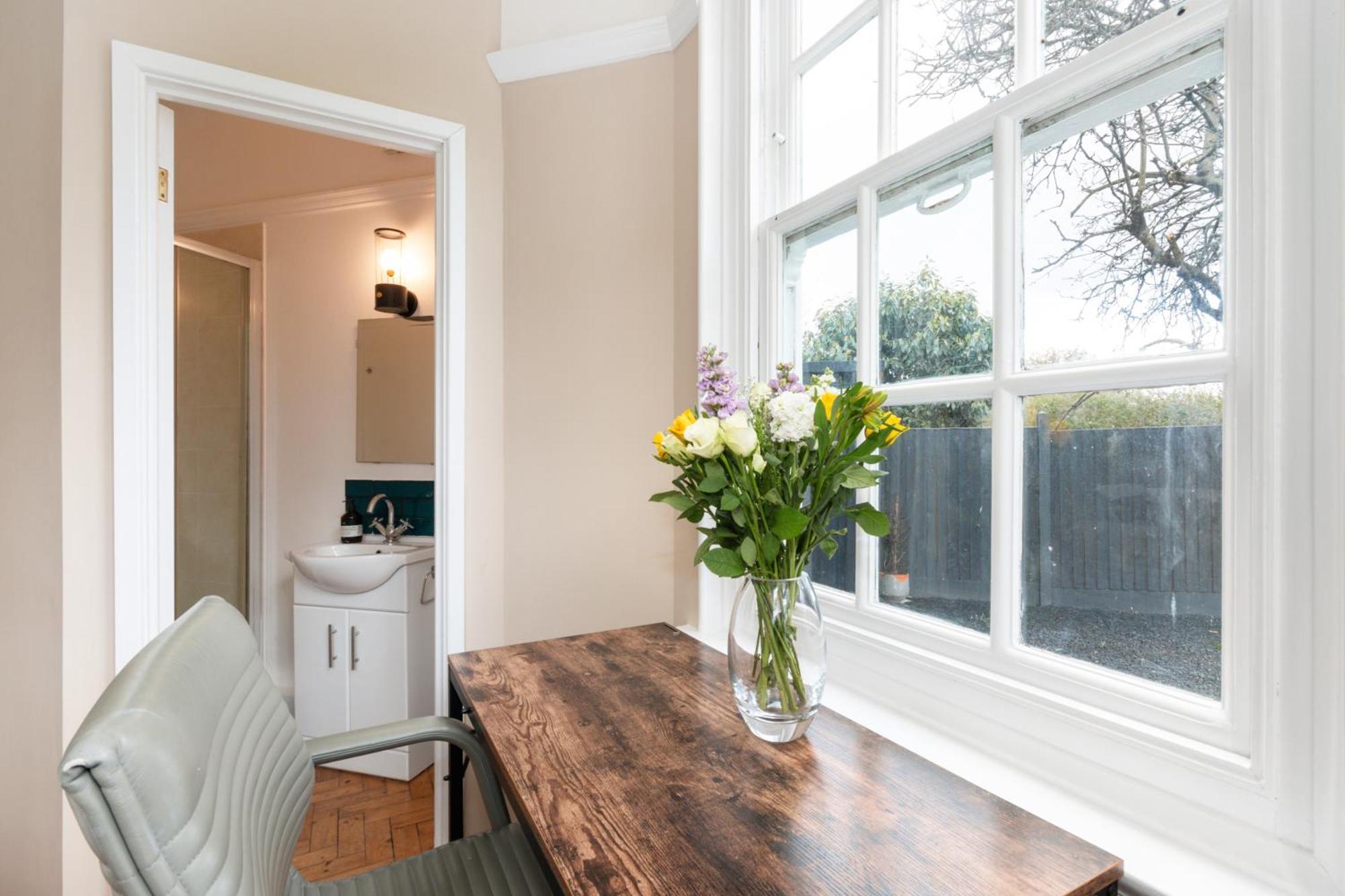 The Vicarage Tooting, Sw17 Hotell London Exteriör bild